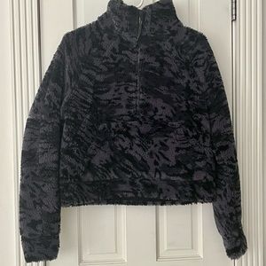 LULULEMON Scuba Oversized Fleece Funnel Neck xs/s black gray Camo